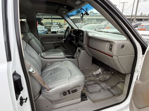 Used 2000 Chevrolet Silverado 2500 LT w/ Firm Ride Suspension Pkg image 15