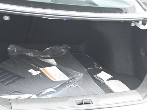 New 2026 Nissan Sentra SR w/ SR Premium Package FWD image 21