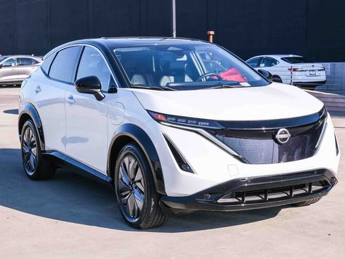 Used 2025 Nissan Ariya FWD image 3