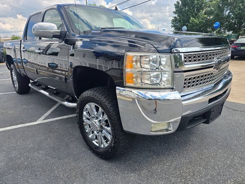 Used 2008 Chevrolet Silverado 2500 LTZ w/ Safety Package AWD/4WD image 9
