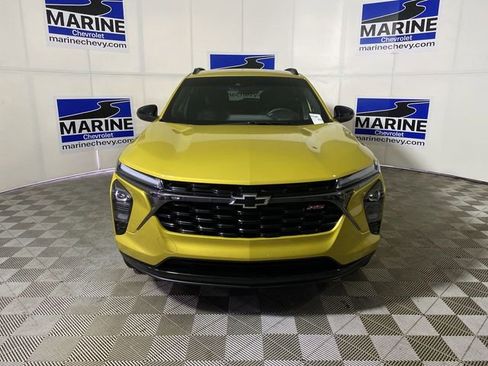 Certified 2025 Chevrolet Trax RS w/ Driver Confidence Package image 12