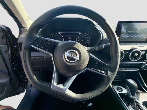 Used 2025 Nissan Sentra SV image 10