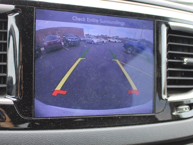 Used 2017 Chrysler Pacifica Touring-L FWD image 11
