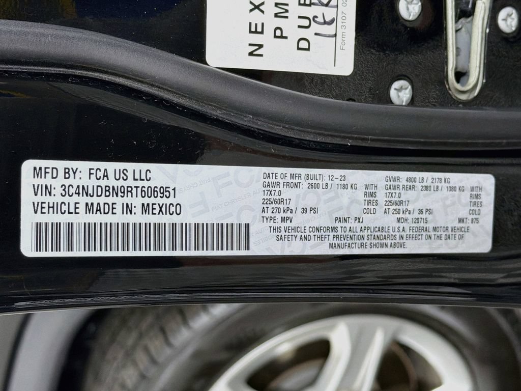 Used 2024 Jeep Compass Latitude AWD/4WD image 29
