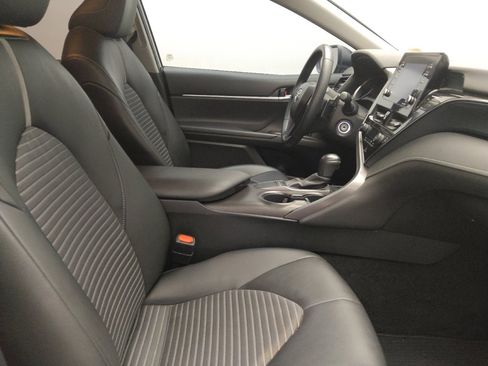 Used 2022 Toyota Camry SE image 21
