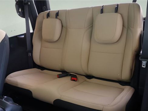 Used 2022 Jeep Wrangler Sport S image 12