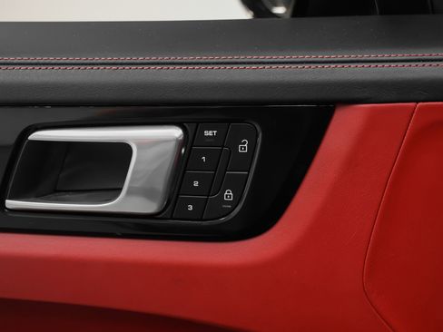 Certified 2023 Porsche Cayenne S Platinum AWD/4WD image 30