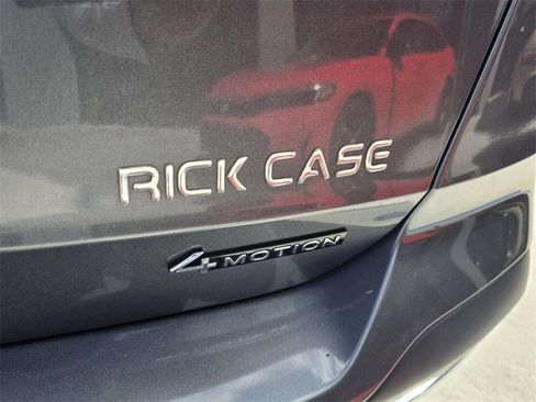 Used 2022 Volkswagen Taos SEL w/ Panoramic Sunroof Package image 13