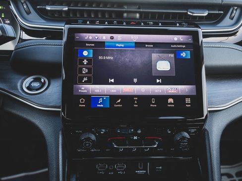 Used 2022 Jeep Grand Cherokee Limited 4xe image 5