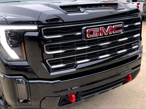 Used 2024 GMC Sierra 2500 AT4 w/ AT4 Premium Plus Package AWD/4WD image 28