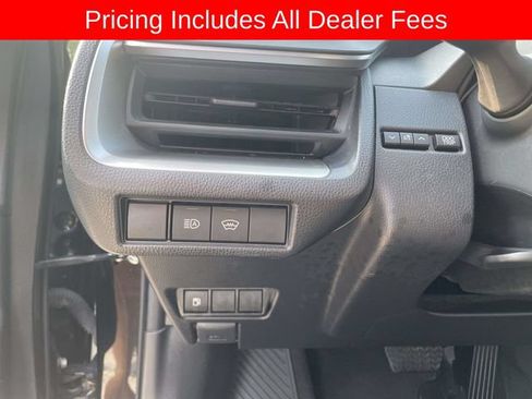 Used 2024 Toyota Prius LE FWD image 23