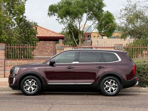Used 2020 Kia Telluride EX image 3