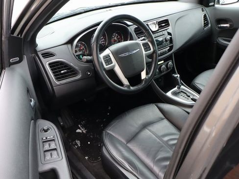 Used 2013 Chrysler 200 Limited image 10