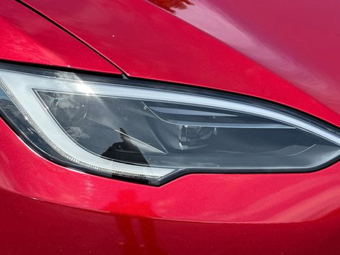 Used 2025 Tesla Model S AWD image 9