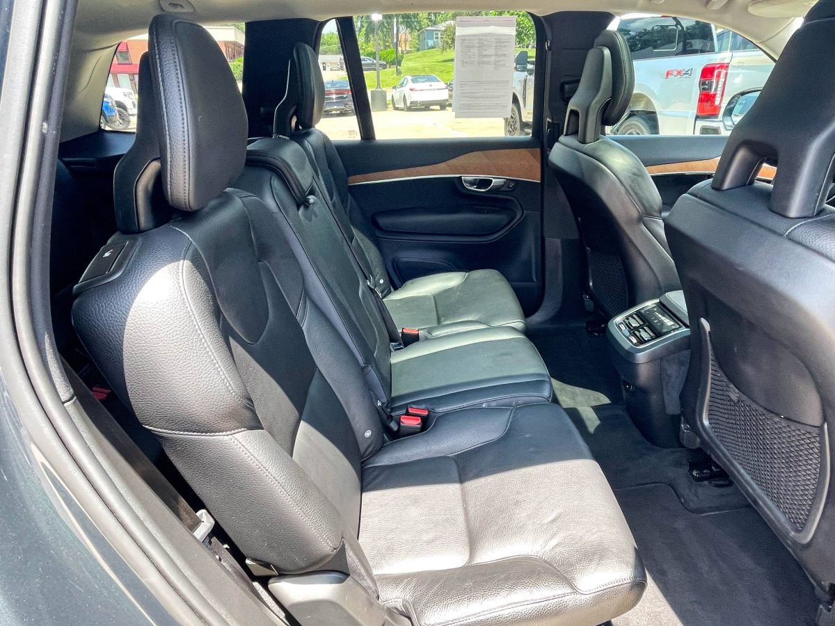 Used 2021 Volvo XC90 T6 Momentum AWD/4WD image 13