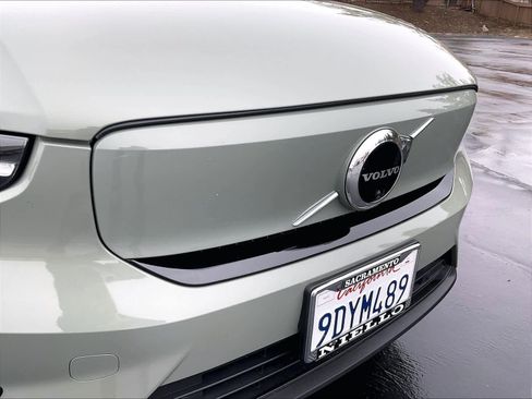 Used 2023 Volvo XC40 Recharge Ultimate image 33