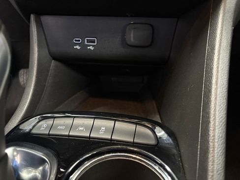 Used 2024 Buick Encore GX Sport Touring image 9