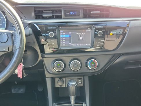 Used 2016 Toyota Corolla LE FWD image 16