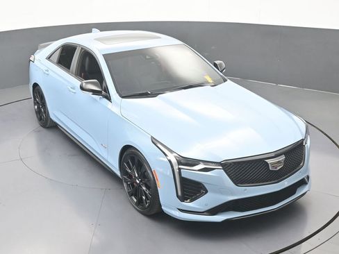 Used 2025 Cadillac CT4 V RWD image 21