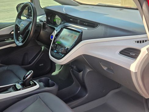 Used 2019 Chevrolet Bolt Premier w/ Infotainment Package FWD image 30