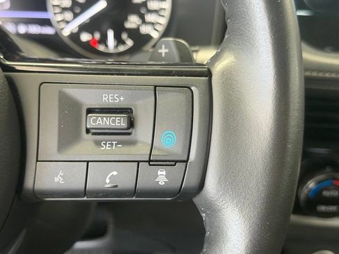 Used 2023 Nissan Rogue SL AWD/4WD image 35