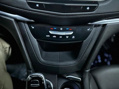Used 2023 Cadillac XT6 Luxury AWD/4WD image 24