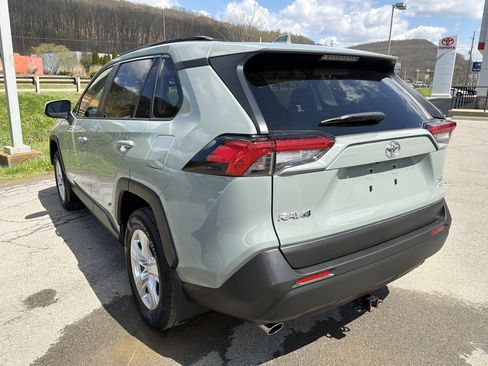 Used 2019 Toyota RAV4 XLE w/ Convenience Package AWD/4WD image 4