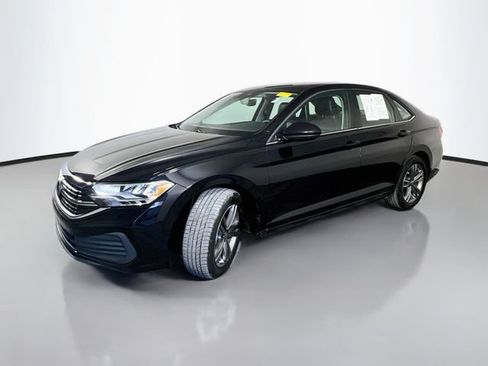 Used 2023 Volkswagen Jetta SE FWD image 4