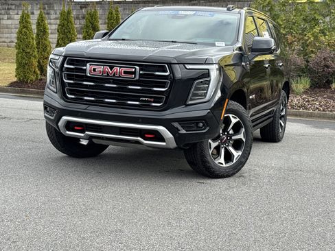 Used 2025 GMC Yukon AT4 w/ AT4 Premium Package image 5