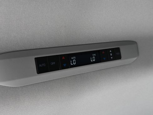 Used 2023 Toyota Sienna XLE image 29