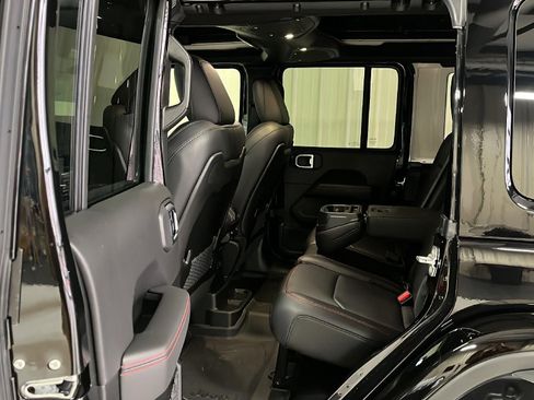 New 2026 Jeep Wrangler Unlimited Rubicon image 12