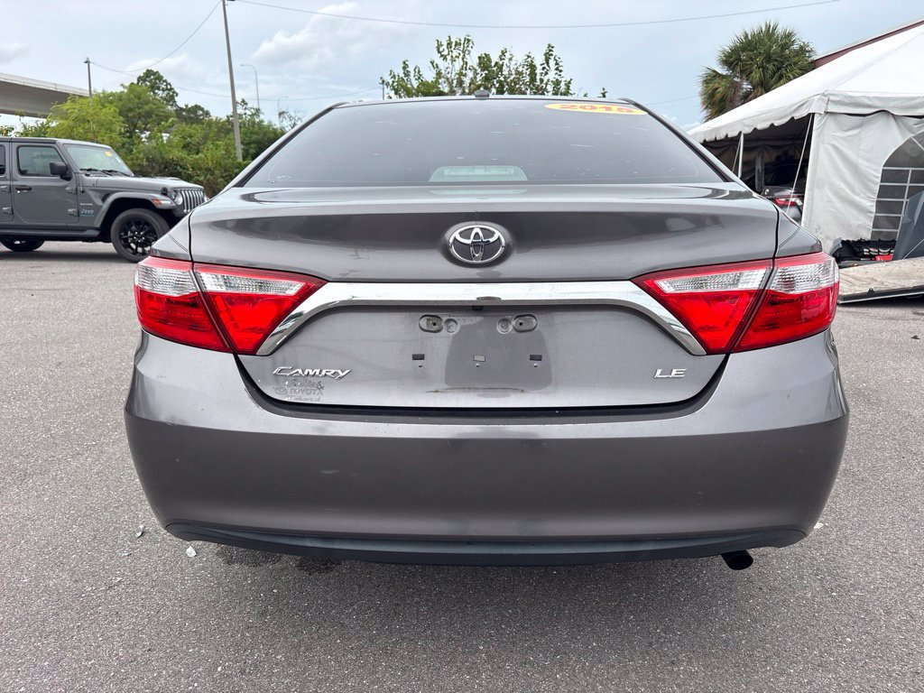 Used 2015 Toyota Camry LE w/ Moonroof Package FWD image 4