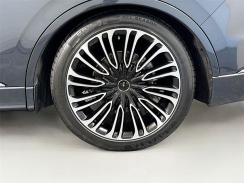 Used 2023 Lincoln Aviator Black Label w/ Dynamic Handling Package AWD/4WD image 40