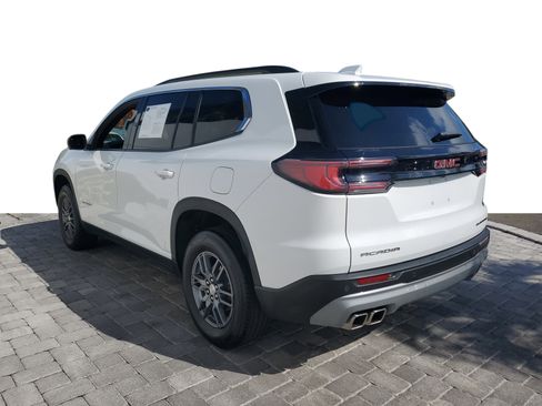 Used 2025 GMC Acadia Elevation image 4