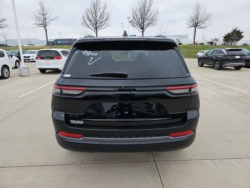 New 2026 Jeep Grand Cherokee Altitude AWD/4WD image 5
