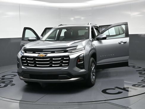 Used 2025 Chevrolet Equinox LT w/ Convenience Package II AWD/4WD image 23