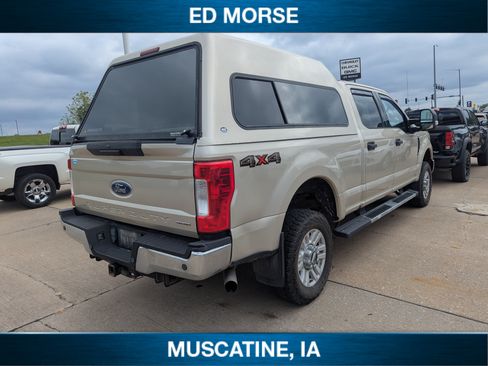 Used 2017 Ford F250 XLT w/ XLT Value Package AWD/4WD image 3