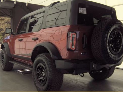 Used 2023 Ford Bronco Wildtrak image 7