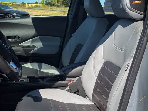 Used 2021 Nissan Kicks SR w/ SR Premium Package FWD image 18