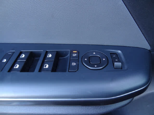 Used 2025 Kia K4 FWD image 13