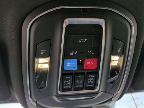 New 2025 Jeep Grand Cherokee Limited image 21