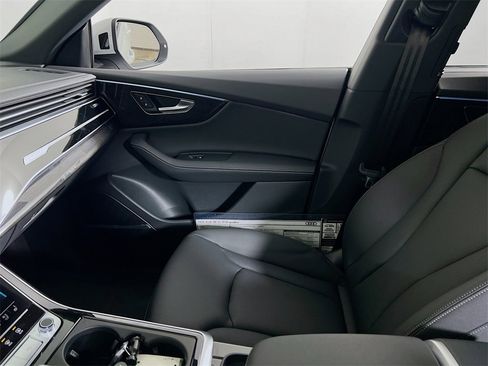 New 2026 Audi Q8 Premium Plus image 24