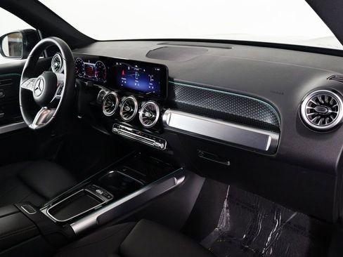Certified 2025 Mercedes-Benz GLB 250 image 9