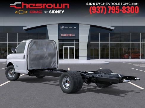 New 2026 GMC Savana 3500 Extended w/ Power Convenience Package RWD image 3
