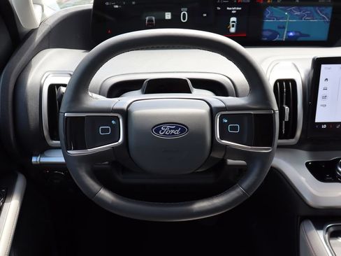 Used 2025 Ford Expedition Active AWD/4WD image 17
