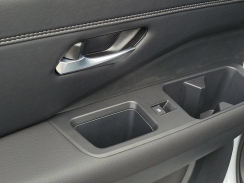 New 2026 Nissan Pathfinder Platinum FWD image 15