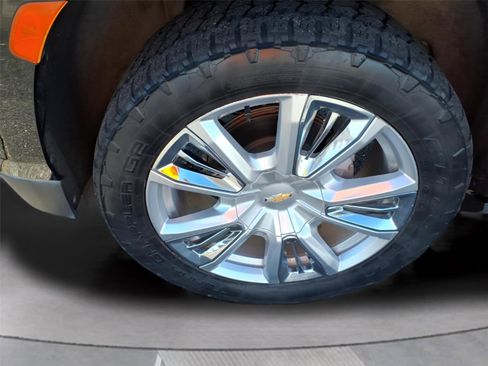 Used 2021 Chevrolet Suburban High Country w/ Premium Package image 9