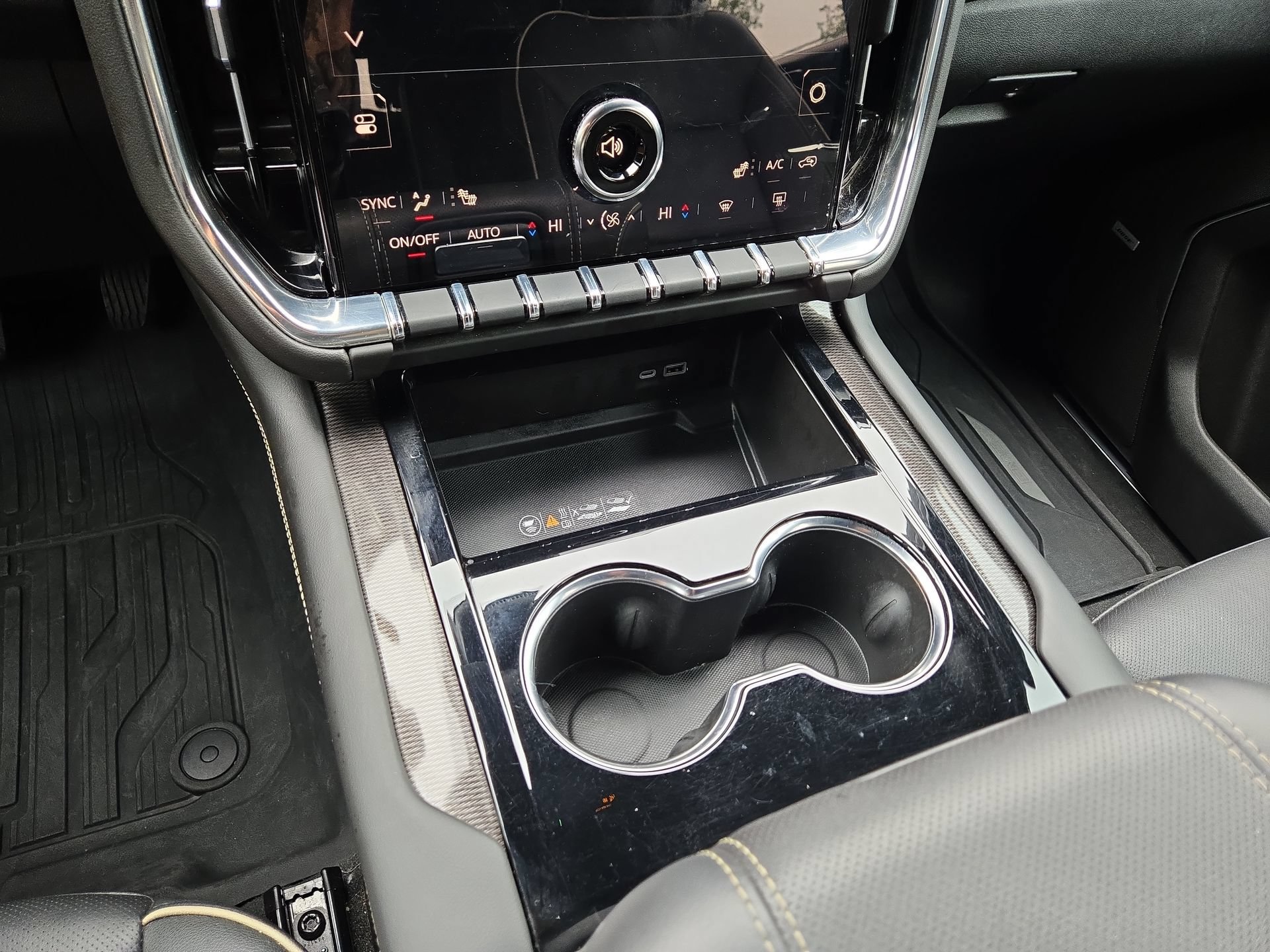 Used 2025 GMC Yukon Elevation w/ LPO, Floor Liner Package AWD/4WD image 22