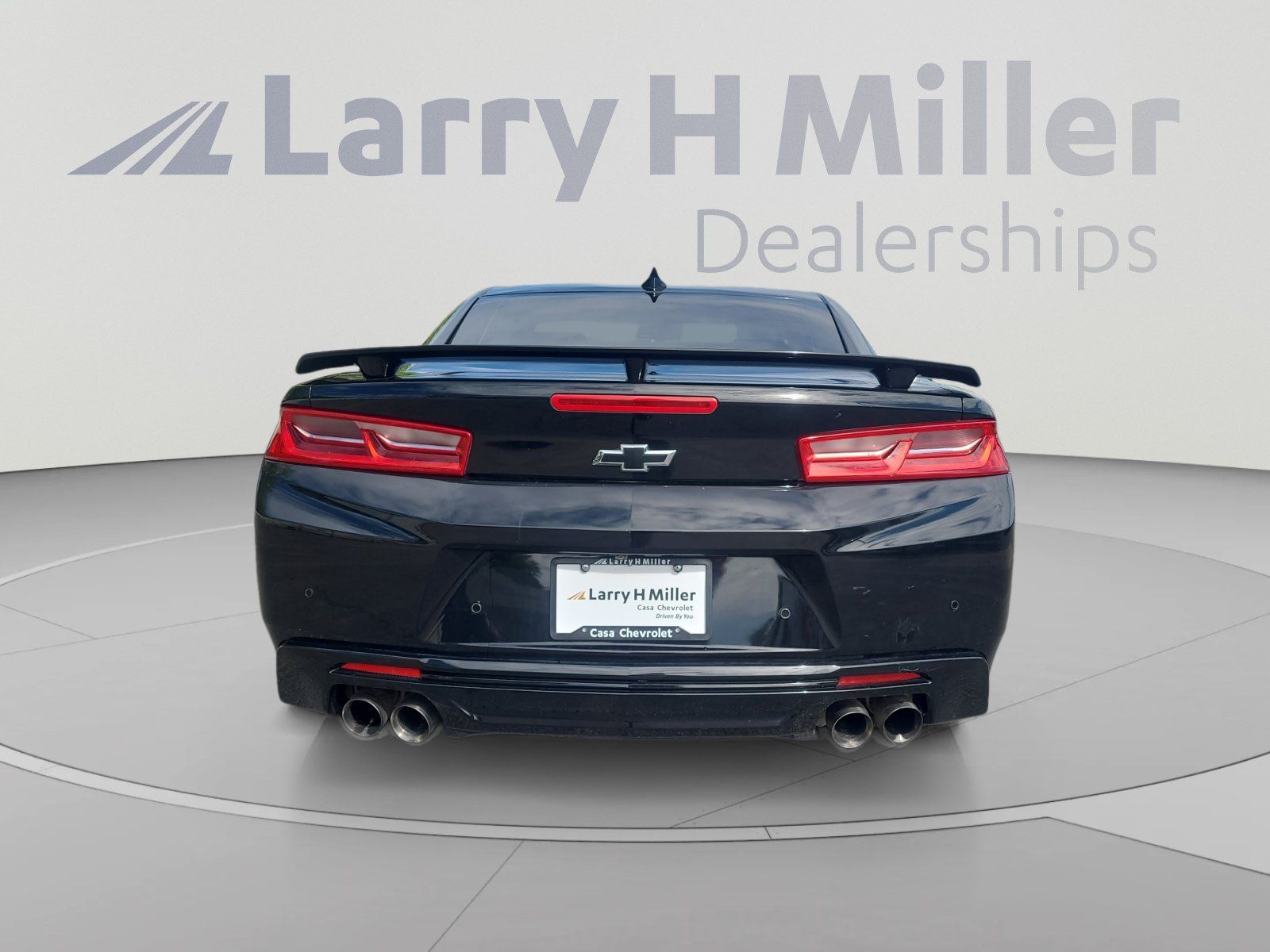Used 2017 Chevrolet Camaro SS RWD image 4