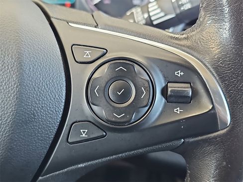 Used 2019 Buick Enclave Essence image 19